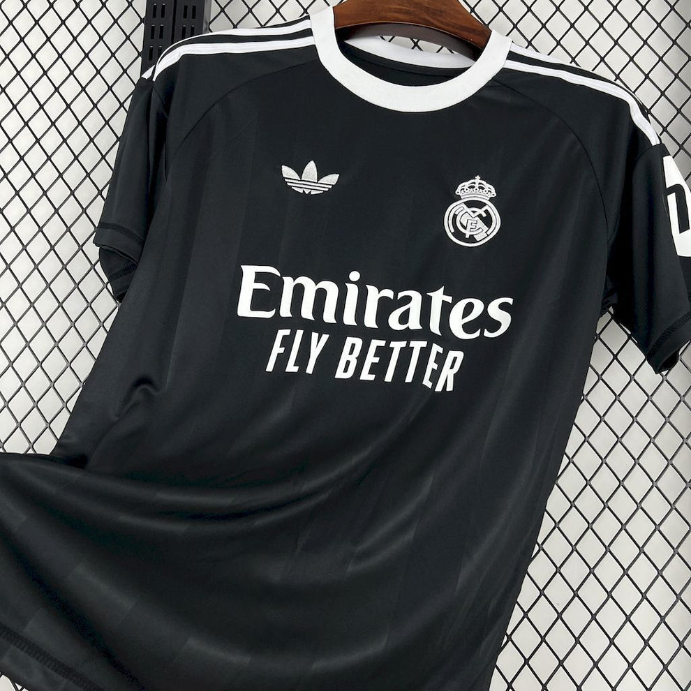 Real Madrid 25/26 Black Special Edition Kit