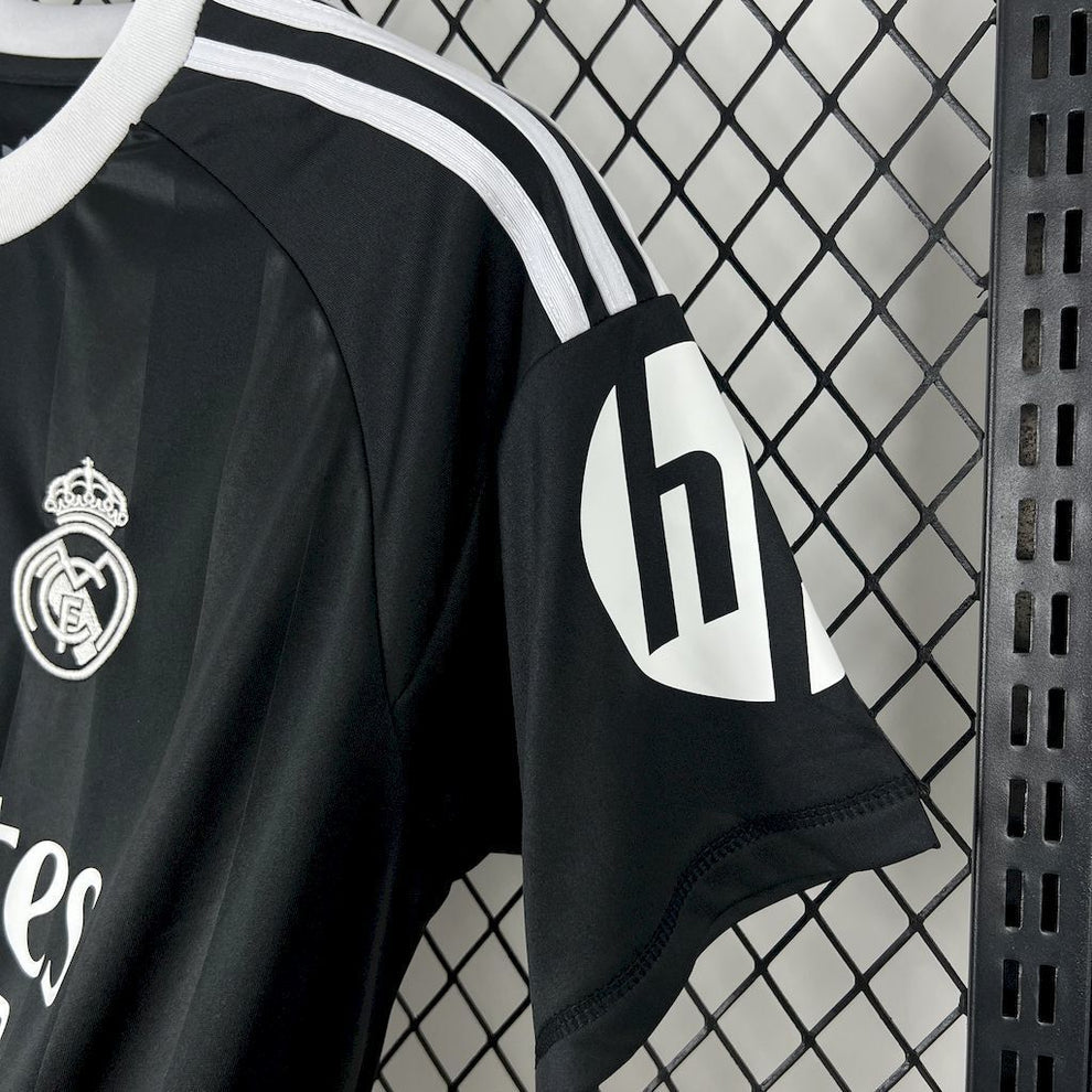 Real Madrid 25/26 Black Special Edition Kit