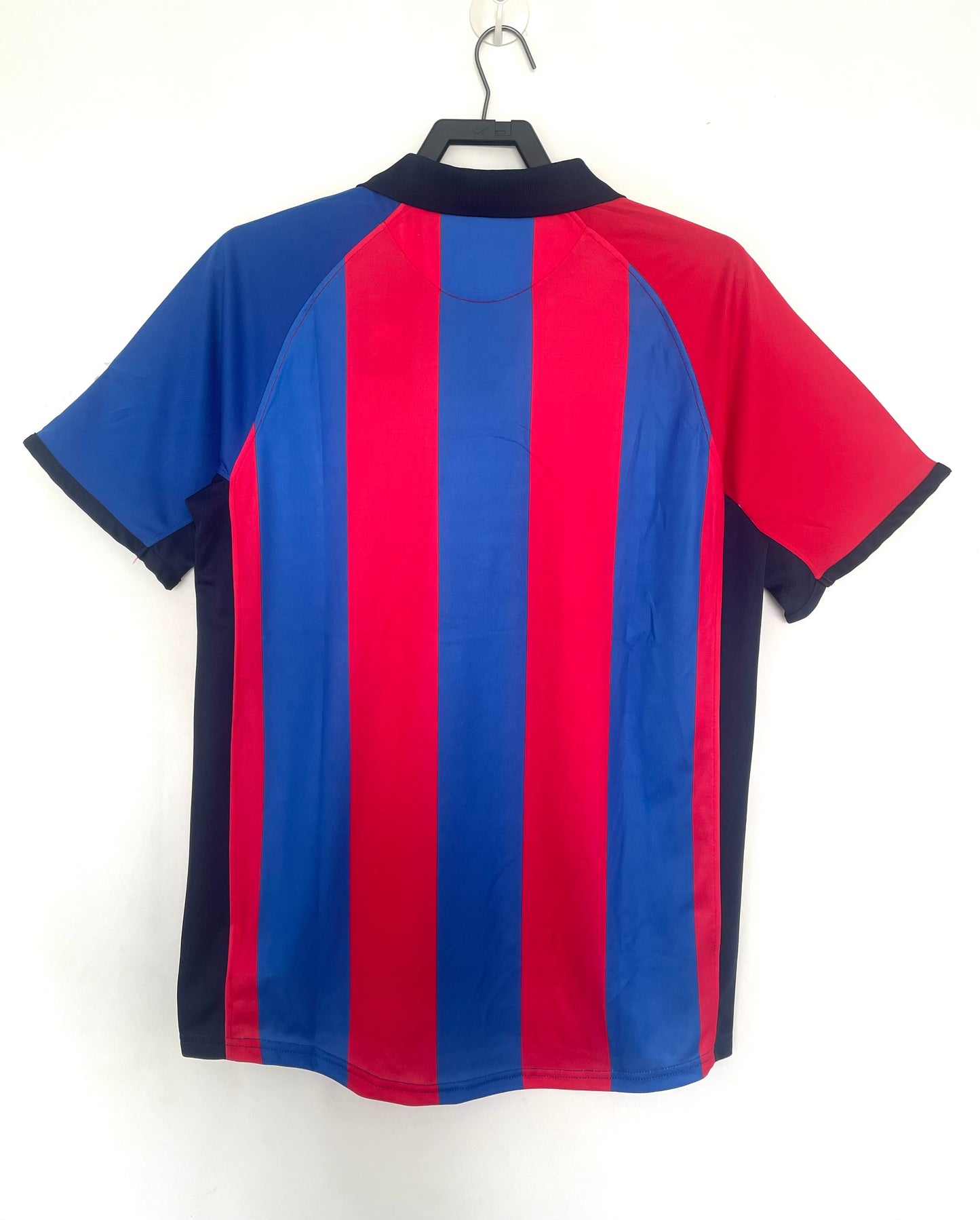 Barcelona 2001-2002 Home Kit