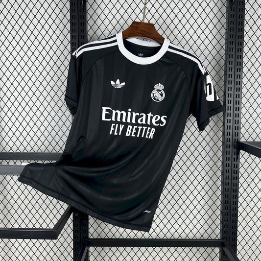 Real Madrid 25/26 Black Special Edition Kit